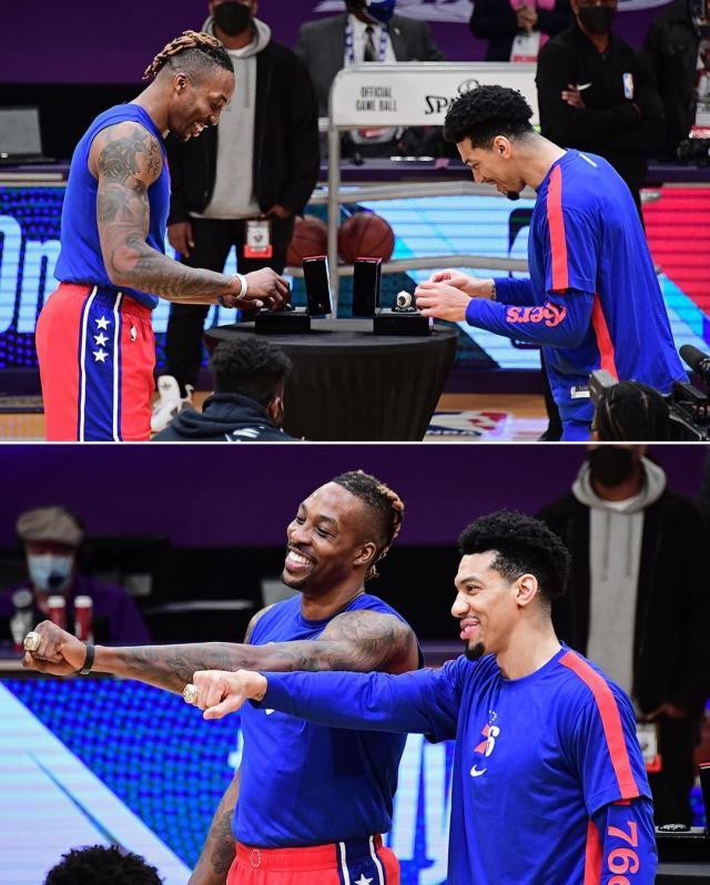 九游官网下载-先喜后悲！霍华德领完戒指出场6分钟便被罚下