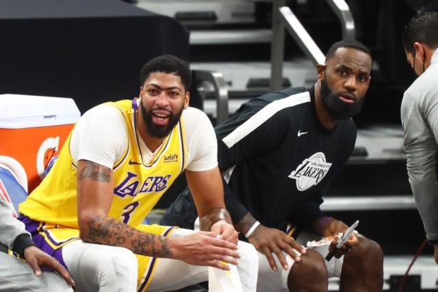 九游官网下载app下载-双星闪耀助湖人继续进步，戴维斯三分线外投得更准